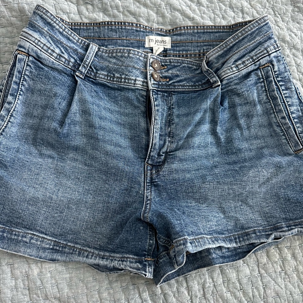 Maurice’s Women's Blue Denim Shorts, pleated.